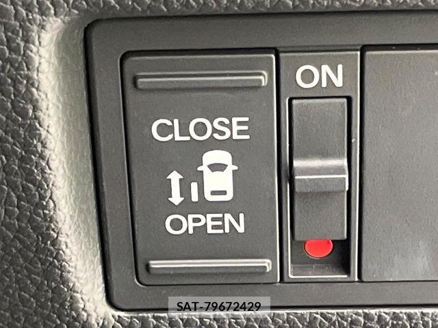 Honda N BOX 2023-11 8208911-4
