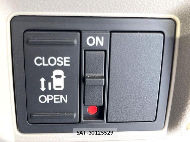 Honda N BOX 2024-11 8208944-4