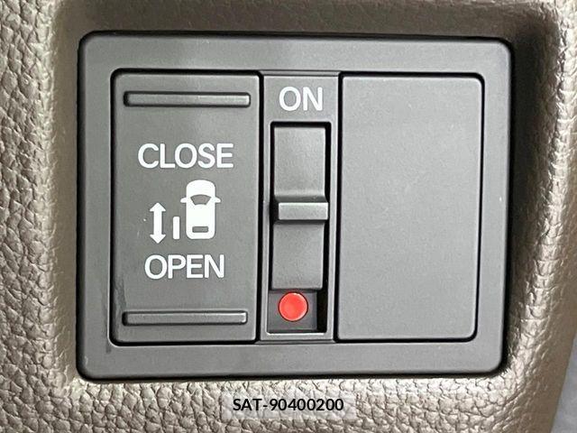 Honda N BOX 2022-01 8208939-5