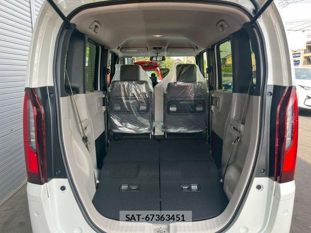 Honda N BOX 2026-05 8208927-11