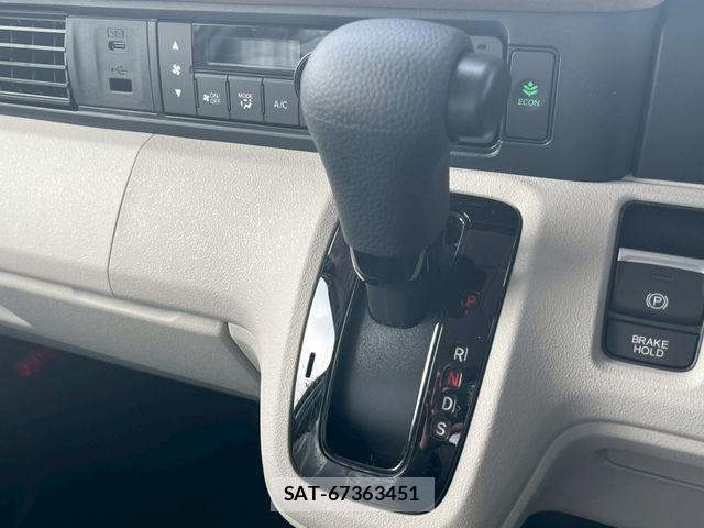 Honda N BOX 2026-05 8208927-15