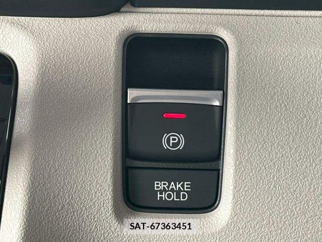 Honda N BOX 2026-05 8208927-23