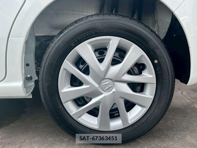 Honda N BOX 2026-05 8208927-25
