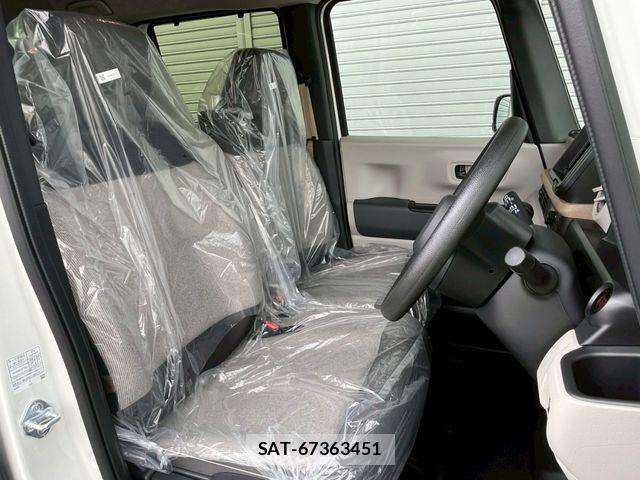 Honda N BOX 2026-05 8208927-5
