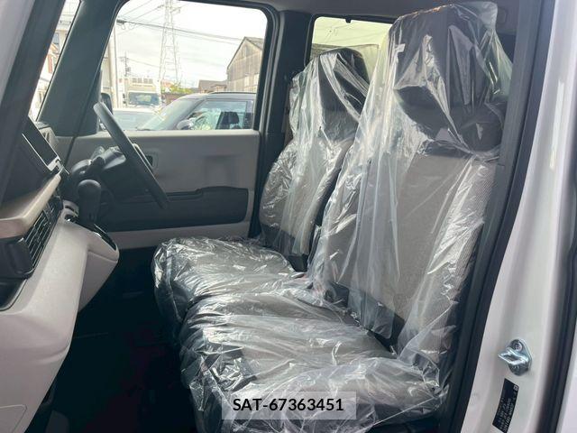 Honda N BOX 2026-05 8208927-6