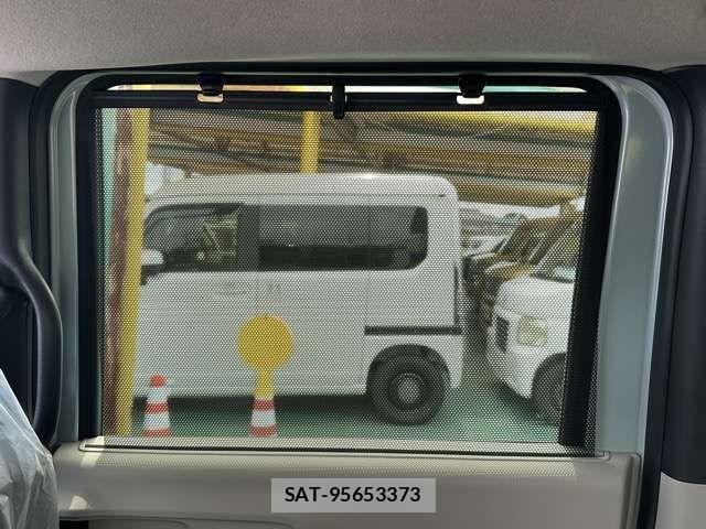 Honda N BOX 2026-05 8208908-9