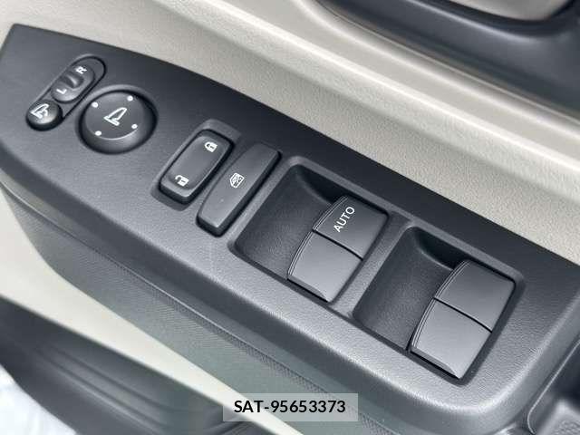 Honda N BOX 2026-05 8208908-15