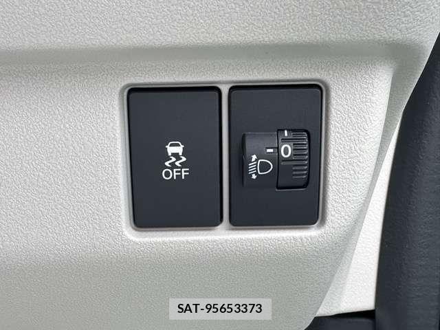 Honda N BOX 2026-05 8208908-17