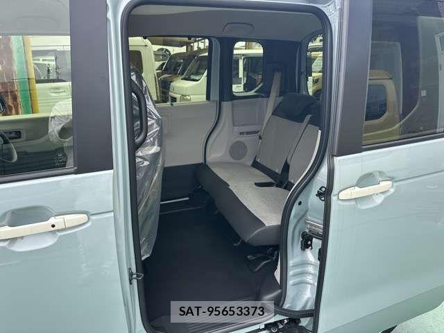 Honda N BOX 2026-05 8208908-5