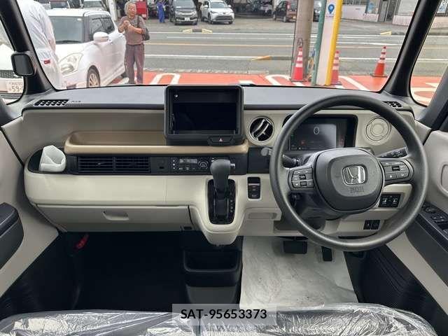 Honda N BOX 2026-05 8208908-6