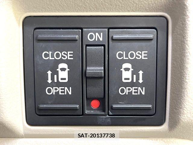 Honda N BOX 2024-09 8208917-4