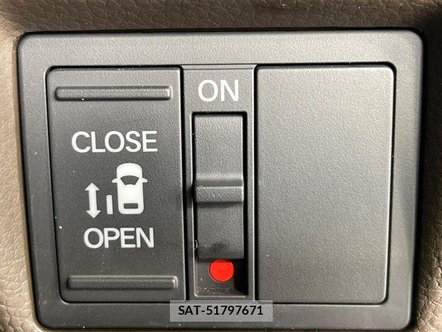 Honda N BOX 2023-06 8208942-4