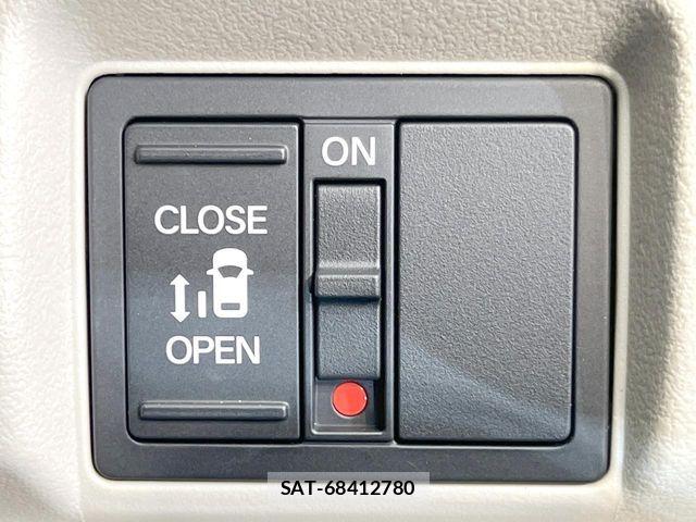 Honda N BOX 2026-02 8208913-2