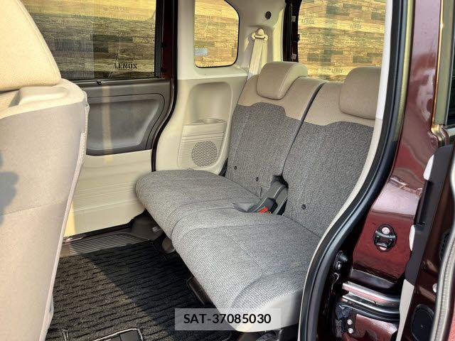 Honda N BOX 2018-08 8208962-12