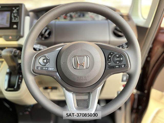 Honda N BOX 2018-08 8208962-13