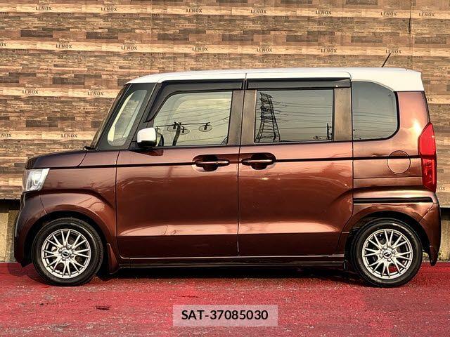 Honda N BOX 2018-08 8208962-23