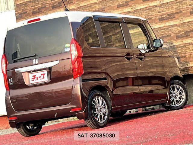 Honda N BOX 2018-08 8208962-2