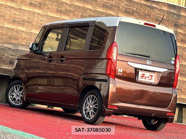 Honda N BOX 2018-08 8208962-8
