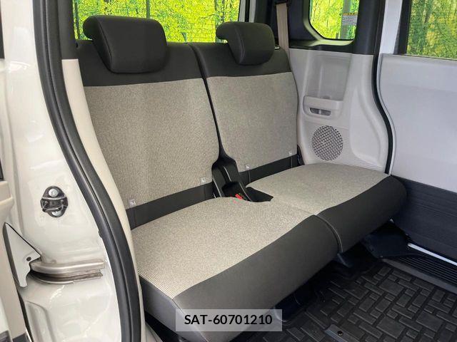 Honda N BOX 2025-05 8208920-9