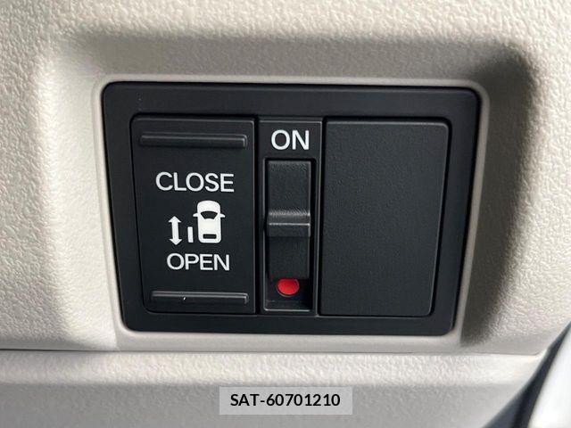 Honda N BOX 2025-05 8208920-6