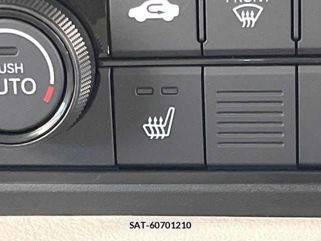 Honda N BOX 2025-05 8208920-7