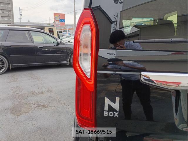 Honda N BOX 2021-06 8208979-24