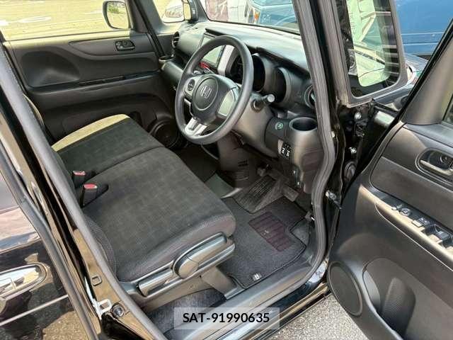 Honda N BOX 2017-08 8208989-10
