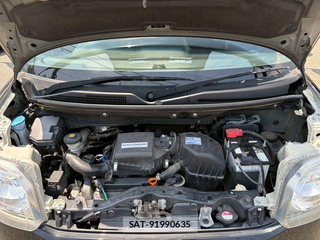 Honda N BOX 2017-08 8208989-28