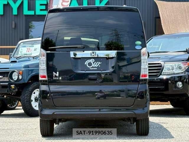 Honda N BOX 2017-08 8208989-5
