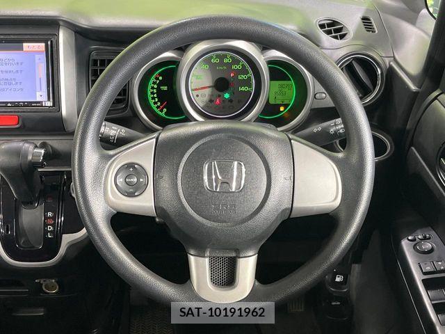 Honda N BOX 2013-11 8208982-11