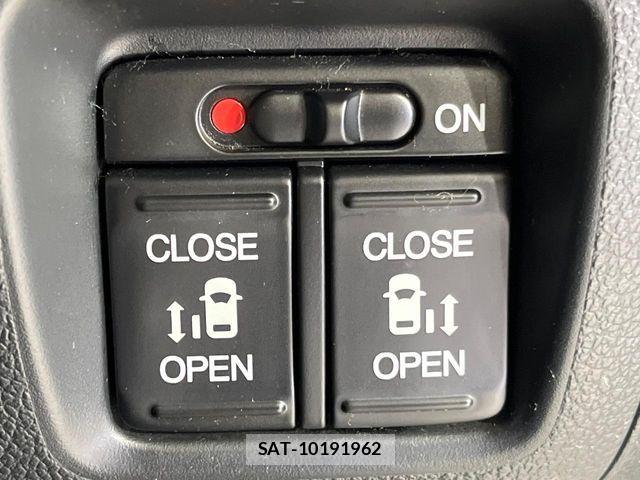 Honda N BOX 2013-11 8208982-3