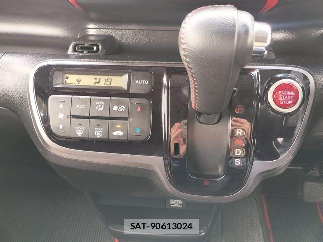 Honda N BOX 2015-03 8208996-18