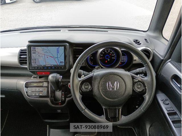 Honda N BOX 2015-05 8208972-13