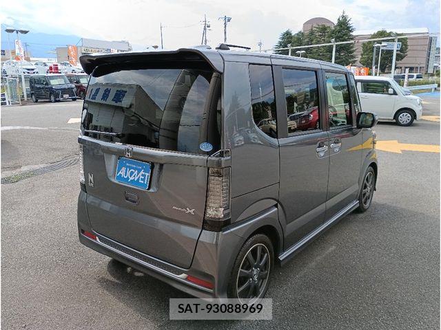 Honda N BOX 2015-05 8208972-1
