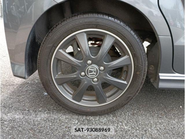 Honda N BOX 2015-05 8208972-26
