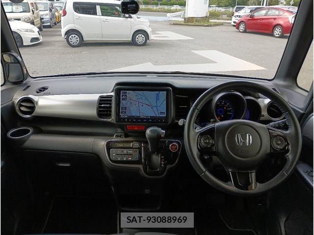 Honda N BOX 2015-05 8208972-2