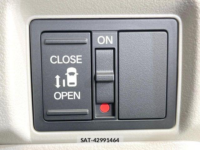 Honda N BOX 2026-06 8208922-3