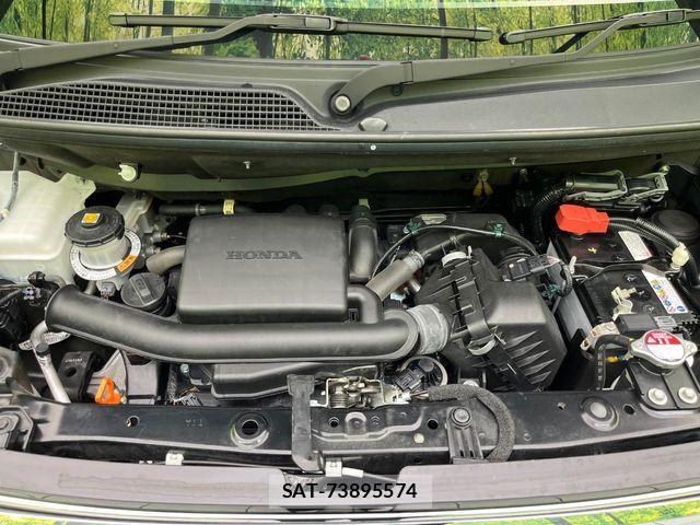 Honda N BOX 2023-08 8208937-18