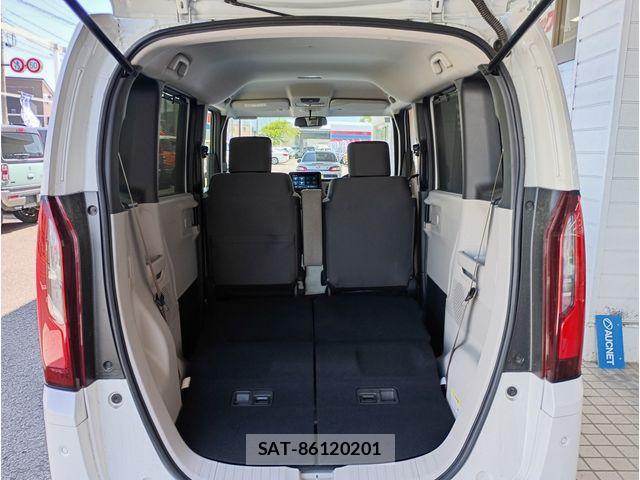 Honda N BOX 2024-02 8208963-17