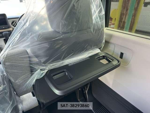 Honda N BOX 2026-02 8208910-9