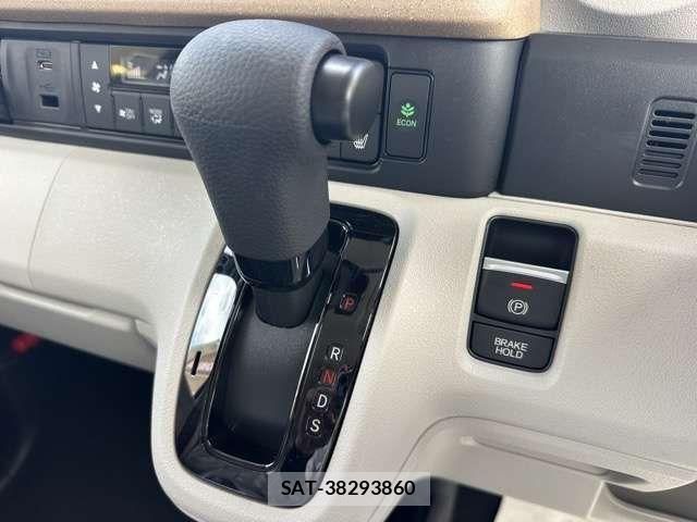 Honda N BOX 2026-02 8208910-19