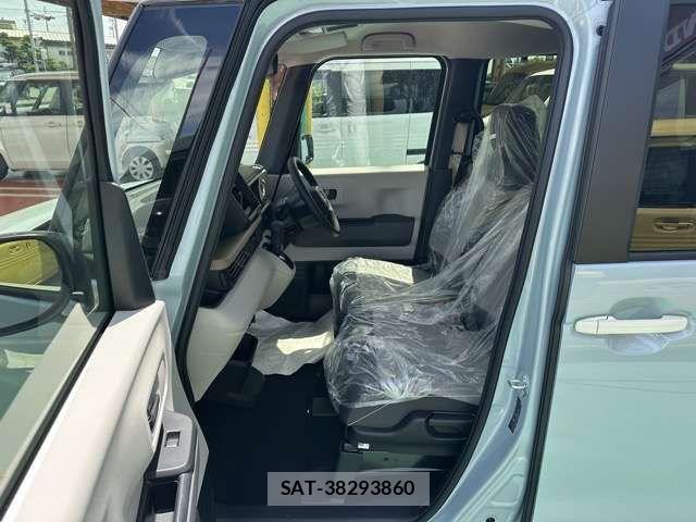 Honda N BOX 2026-02 8208910-4