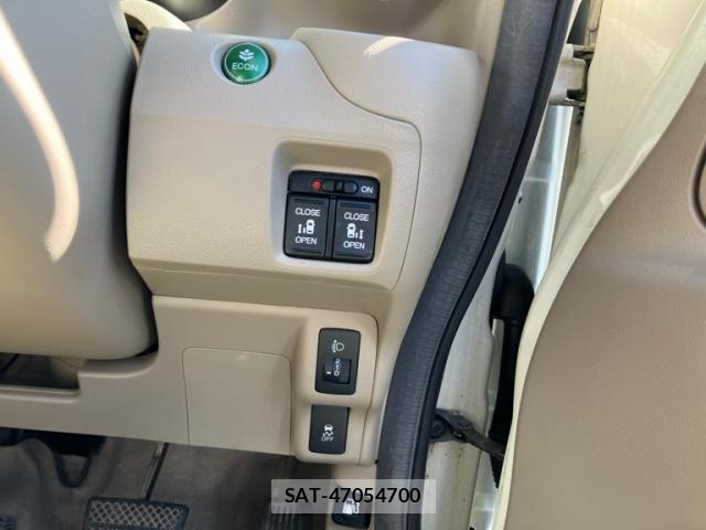 Honda N BOX 2012-01 8230990-11