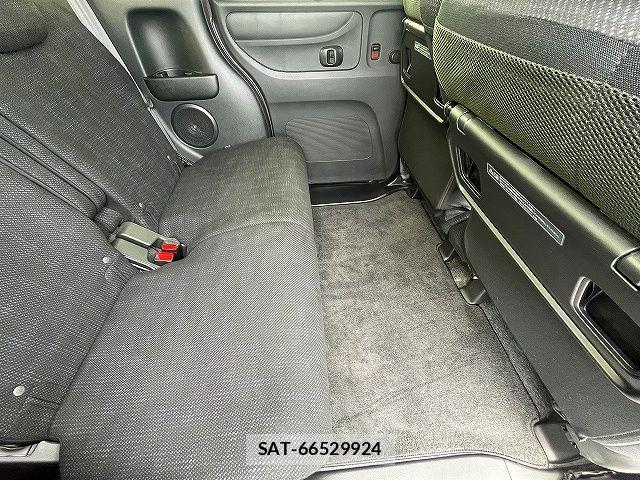 Honda N BOX 2017-03 8230979-9