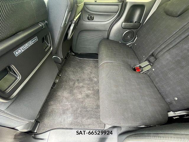 Honda N BOX 2017-03 8230979-12