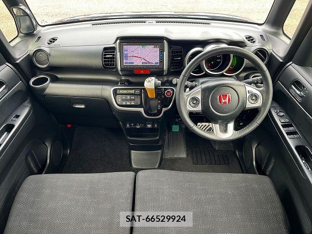 Honda N BOX 2017-03 8230979-1