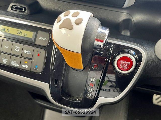 Honda N BOX 2017-03 8230979-19