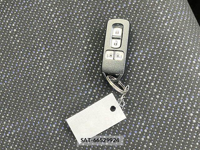 Honda N BOX 2017-03 8230979-25