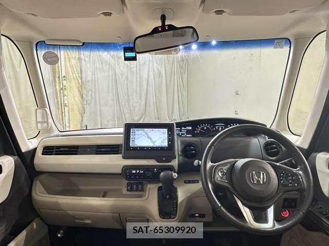 Honda N BOX 2018-03 8230980-17