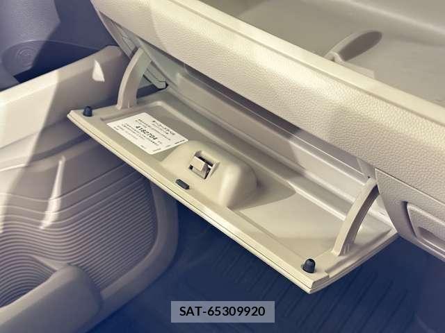 Honda N BOX 2018-03 8230980-26